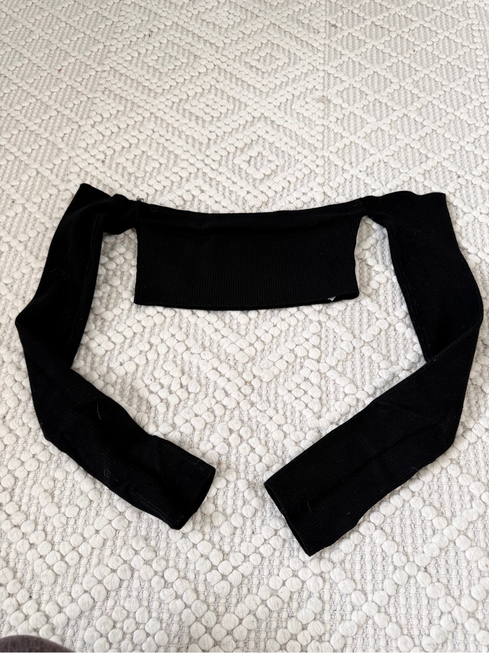 Edikted Black Ribbed Off Shoulder Crop Top Thumb Hole Sleeves Size S
